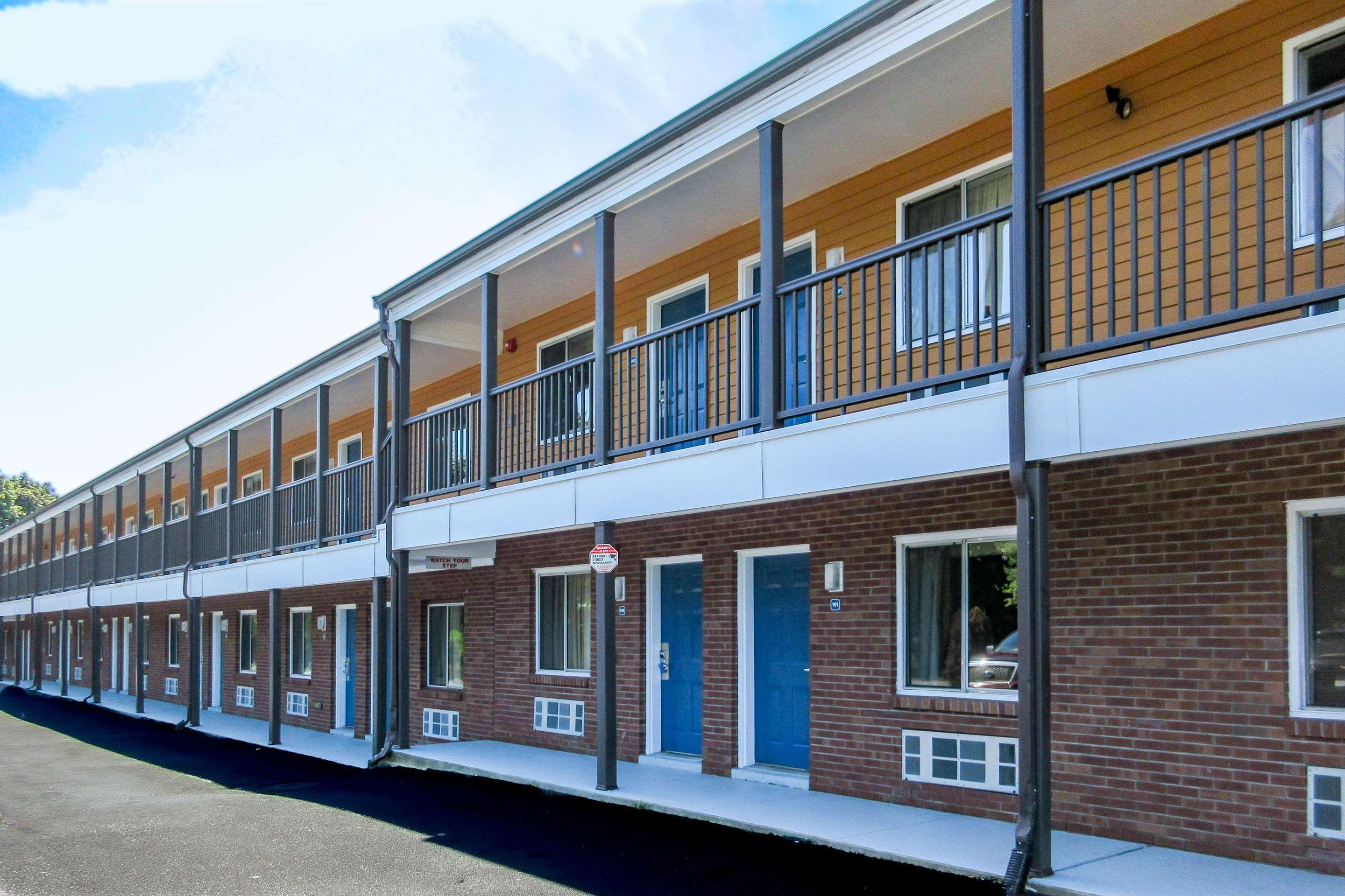 Rodeway Inn Swansea Exterior photo